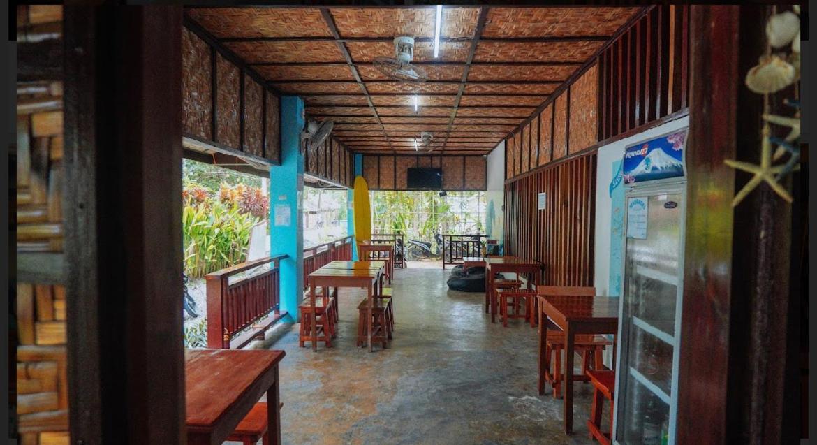 Tres Islas Hostel General Luna  Exterior photo