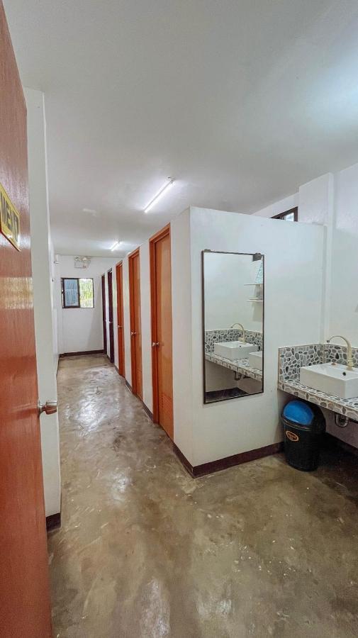 Tres Islas Hostel General Luna  Exterior photo